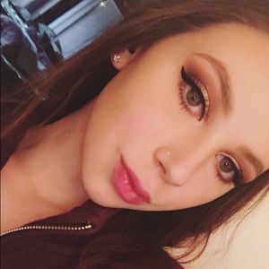 Meet your Posher, Sera